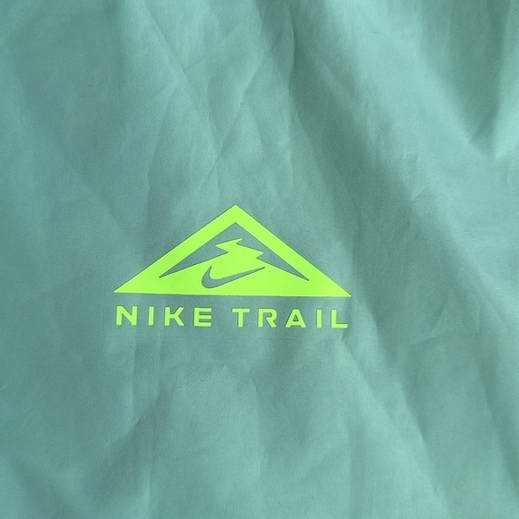 Nike women GORE-TEX INFINIUM ™ Trail Running Jacket - Picture 5 of 10